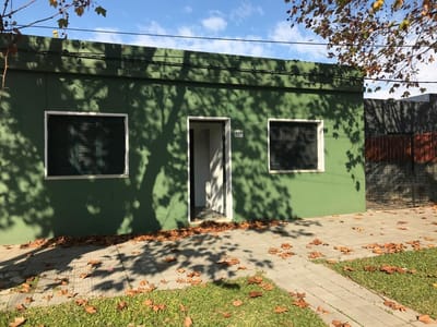 Colonia - Venta casa de 3 dormitorios y apartamento de 2 dormitorios céntricos