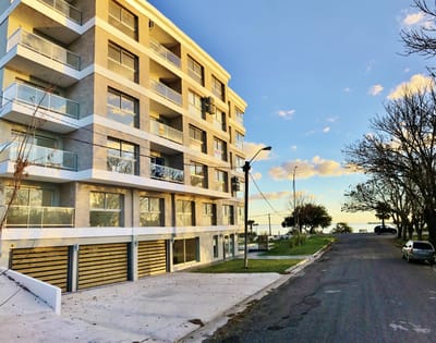 Colonia- Venta mono-ambiente frente a Rambla Costanera