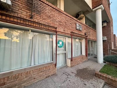 Colonia - Venta de local comercial en punto estratégico