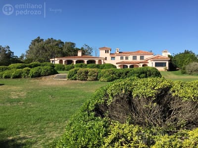 Casa en  alquiler temporal - Solanas - Con salida a la playa