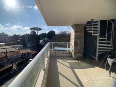 Departamento penthouse en Playa Mansa