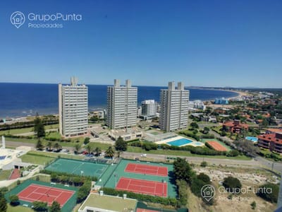 Alquiler temporal departamento de 3 dormitorios frente al mar Playa Mansa, con piscina ,  Punta del Este