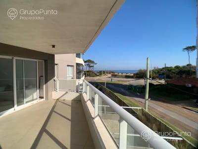 Departamento de un dormitorio, terraza con parrillero- playa mansa PROP1078