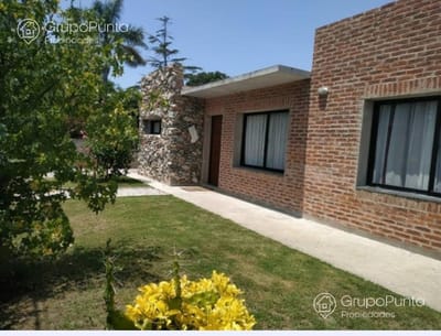 Casa en Alquiler Temporario - Zona Colegios