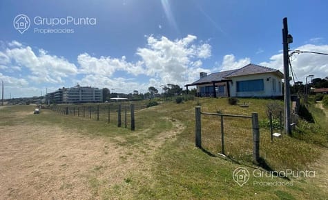 Terreno de 10.000 mts² frente al Mar - Parada 39 Playa Mansa