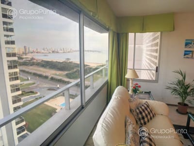 apartamento en venta con vista al mar -Playa Mansa, Punta del Este