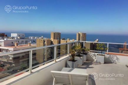 Departamento con vista  al mar en venta  en Punta del este -Península