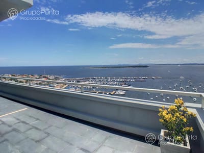 Departamento penthouse  en edificio Monarca, Punta del Este - Península