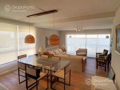 Apartamento de 3 dormitorios   frente al mar   Punta del este  Playa emir 1