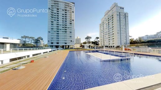 Departamento de 1 dormitorio con cochera ,  Roosevelt, Punta del este .