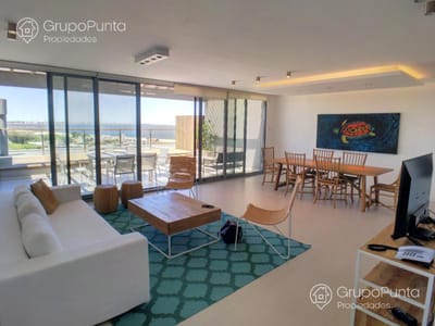Departamento frente al mar  en   alquiler, en venta en   Punta Ballena