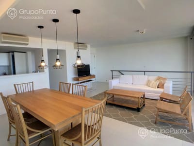 Departamento duplex con jardin frente  al mar en   alquiler  en venta   Punta Ballena