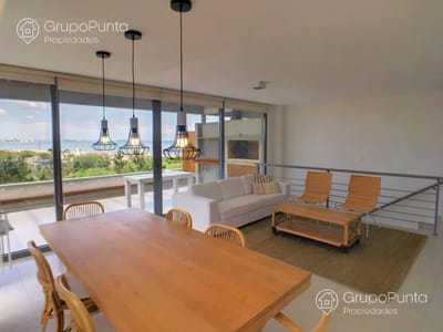 Departamento dos dormitorios con vista al mar    servicios premium en Punta Ballena