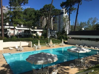 Departamento dos dormitorios en alquiler anual-  en  venta punta del este   Roosevelt