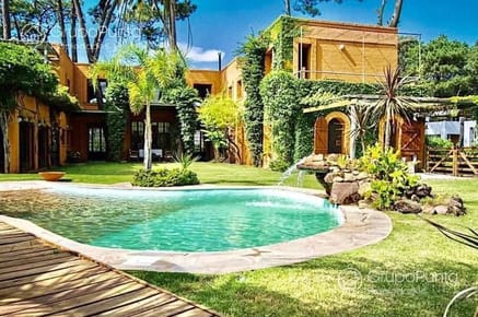 Casa grande con piscina  en barrio privado - La Arbolada -Zona colegios