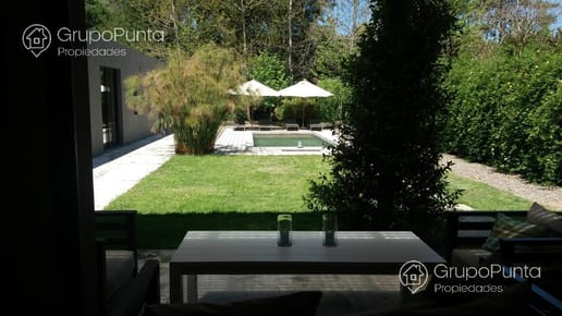 Casa en alquiler anual venta   en barrio privado -Punta del Este - La Arbolada - Zona colegios