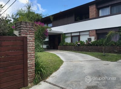 Casa con piscina muy cerca al mar en punta del este 2 - Playa Mansa
