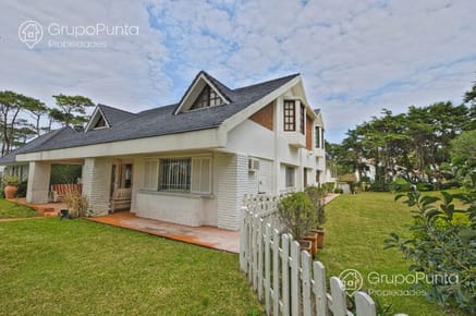 Casa con piscina 5 dormitorios en San Rafael,Punta del Este