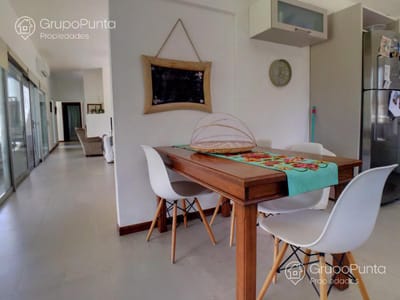 Casa  en venta en barrio privado - La Arbolada -punta del este , zona de colegios