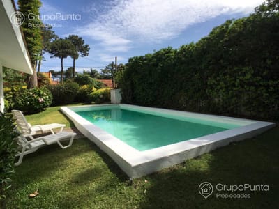 Casa con piscina  a dos cuadras del mar punta del este 1- playa mansa