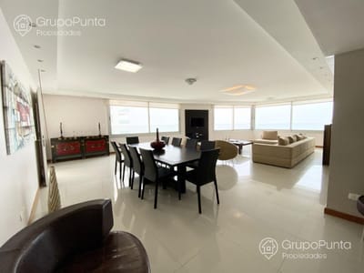 Departamento frente al mar en venta  - Playa Brava