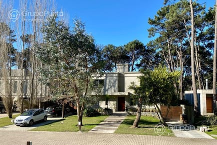 Casa en barrio privado  - Rincón del Indio II