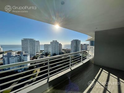 Departamento en venta de 2 dormitorios -  Playa Mansa, zona Conrad Ref:0219
