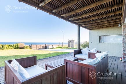 Casa frente al mar  Playa Mansa - Punta del Este