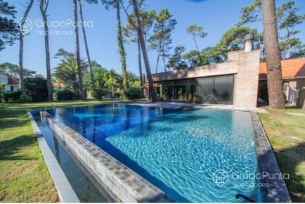 Casa 4 dormitorios - Piscina - Parrillero - San Rafael - Punta del Este