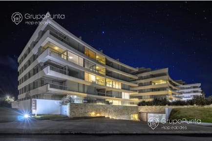 Departamento 2 dormitorios - Piscina - Parrillero - Vista al Mar - Playa Mansa - Punta del Este