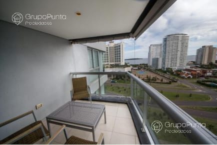Departamento  3 dormitorios - Piscina - Parrillero - Vista al Mar -Zona Conrad - Playa Mansa - Punta del Este