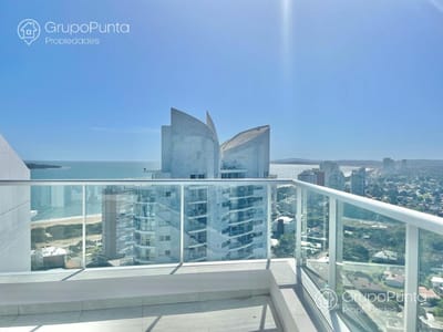 Penthouse de dos dormitorios playa mansa - Punta del Este