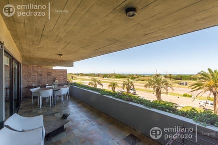Venta apartamento 3 dormitorios en Playa Brava Punta del Este