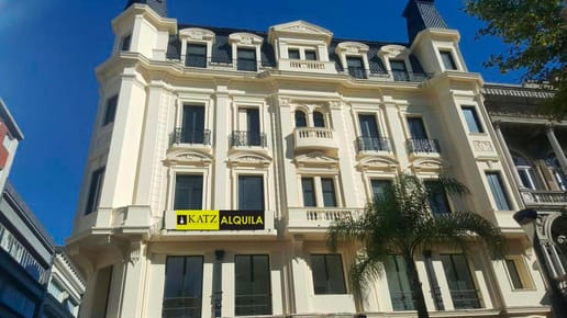 gran loft frente a la Plaza Matriz, totalmente reciclado , 62 m2 !!