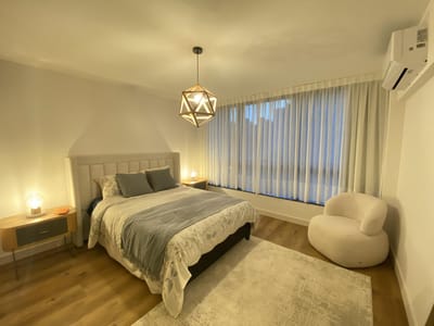Venta De Apartamento Al Frente en Pocitos, 1 dormitorio.