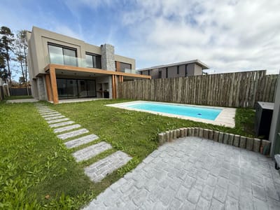 Divina casa en alquiler o venta en Barrio Parques