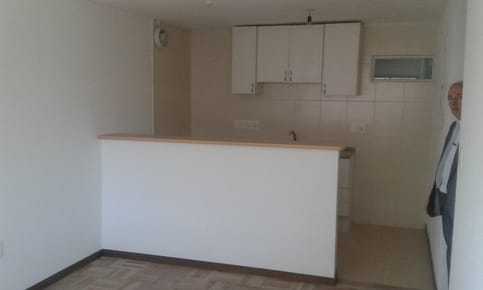 Apartamento en  venta de un dormitorio y garage con renta