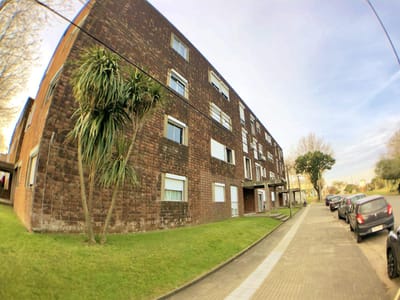 Apartamento en venta de 2 dormitorios en primer piso en Colonia del Sacramento
