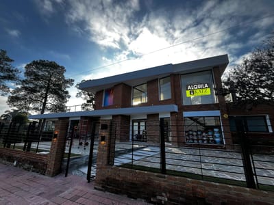 Carrasco, estrena, 172 m2 construídos   230 m2 libres de terrazas !!