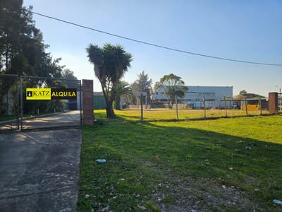 Camino Carrasco y Cooper, 4257 m2 de terreno, 600 m2 construídos, frente 37 mts !!