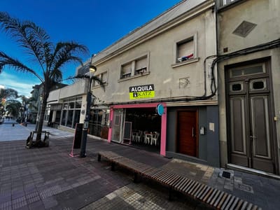 Sarandi y Alzaibar, 2 locales + 5 aptos, con renta, reciclado, rentabilidad 7%!!