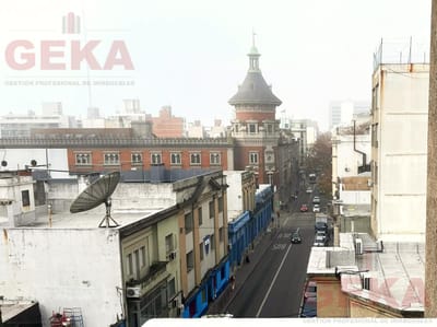 Apartamento en  Colonia y Roxlo. Amplio! A nuevo.