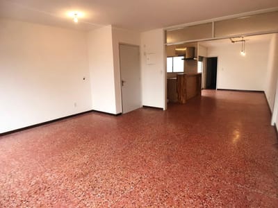 Apartamento céntrico en venta de 3 dormitorios y 2 baños muy amplio