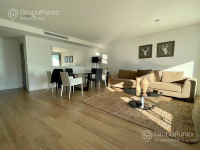 Departamento en venta de 2 dormitorios -  Playa Mansa, zona Conrad Ref:0402