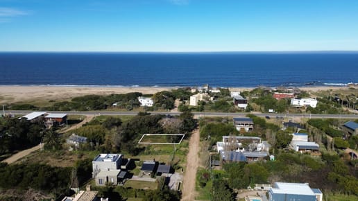 Terreno en Altos de Punta Piedra calle 8