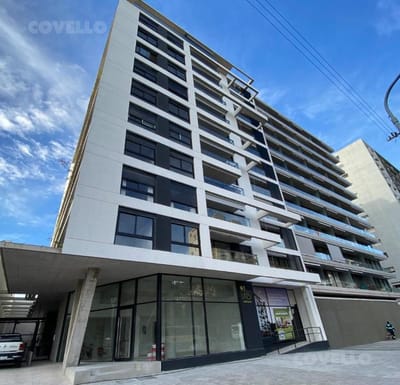 Apartamento 1 dormitorio al frente en Av Libertador