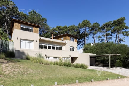 Venta y alquiler casa 5 dormitorios en barrio cerrado Pinar del Faro, José Ignacio
