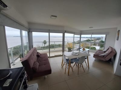 Apartamento en venta con espectacular vista panorámica sobre Rambla Costanera