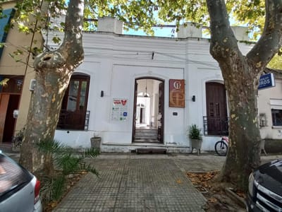 Casa de época en venta en Colonia a metros de calle principal