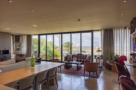 Edificio Comercial en Rambla y Arocena - Carrasco -